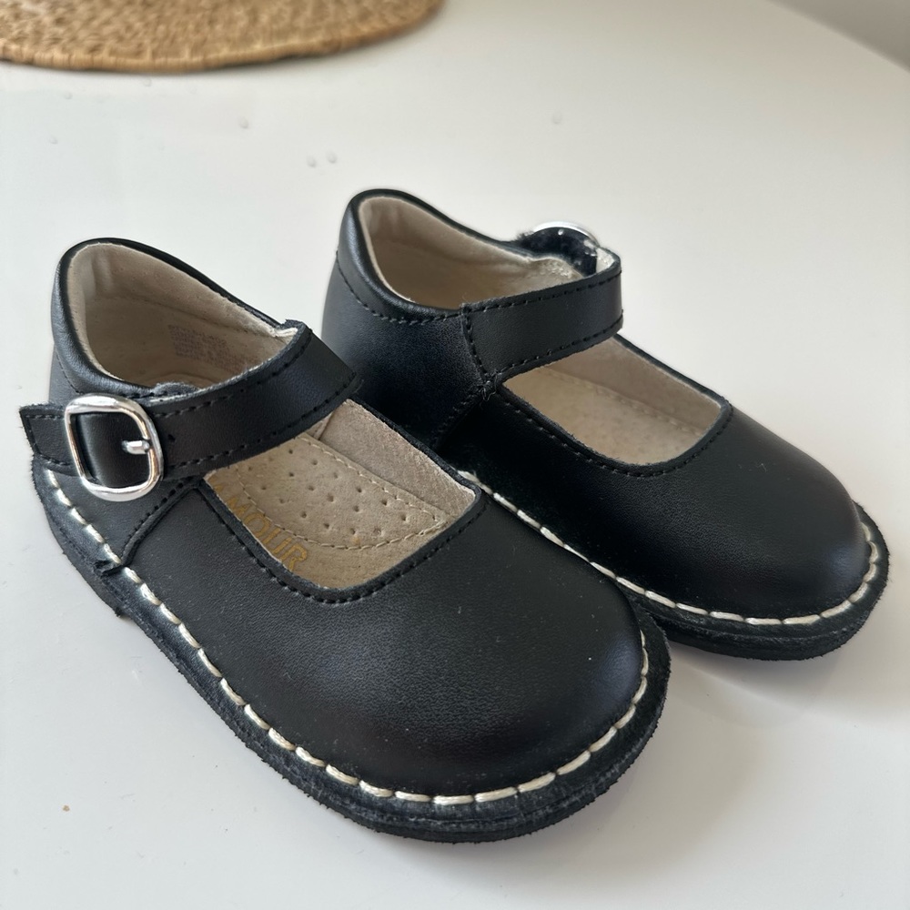 Black Mary Jane toddler shoe size 5.